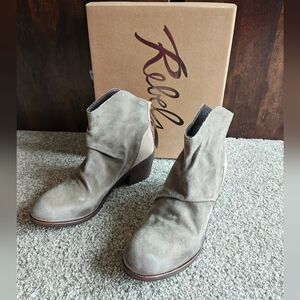 NWT Rebels Nora Booties DK DUST-TAN sz 8.5